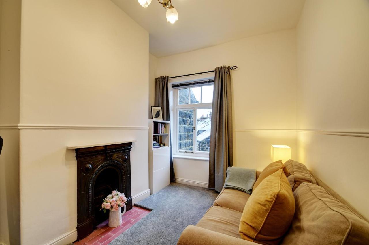 Spacious Victorian Townhouse Near Hcc With Off Street Parking Harrogate Exterior photo