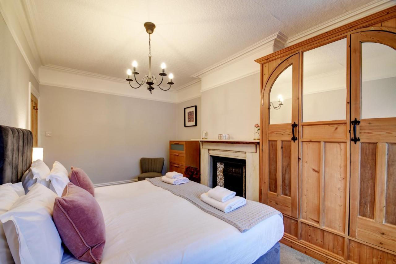Spacious Victorian Townhouse Near Hcc With Off Street Parking Harrogate Exterior photo