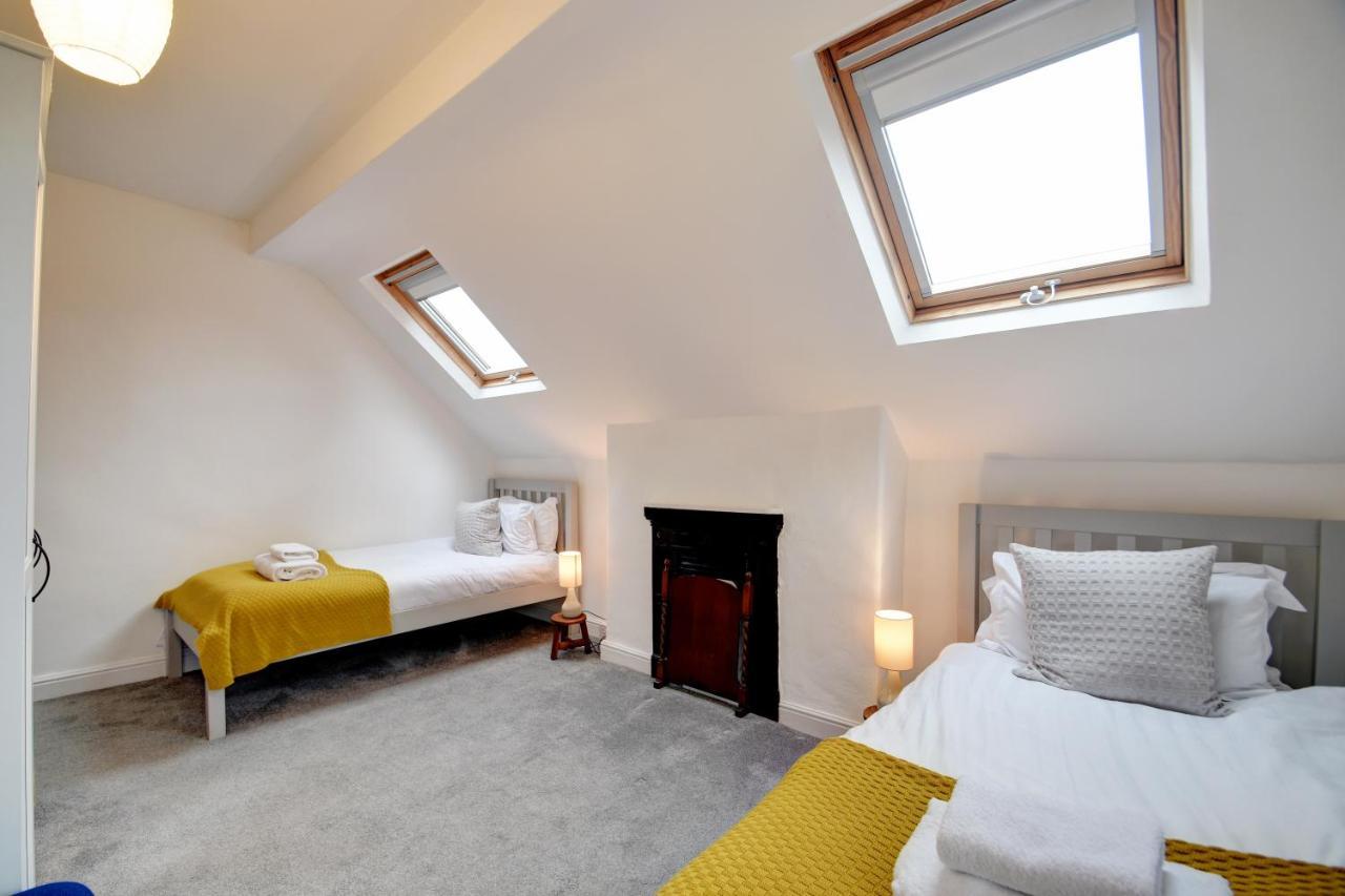 Spacious Victorian Townhouse Near Hcc With Off Street Parking Harrogate Exterior photo