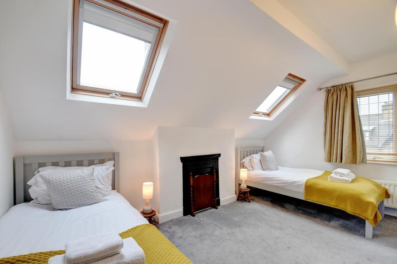 Spacious Victorian Townhouse Near Hcc With Off Street Parking Harrogate Exterior photo