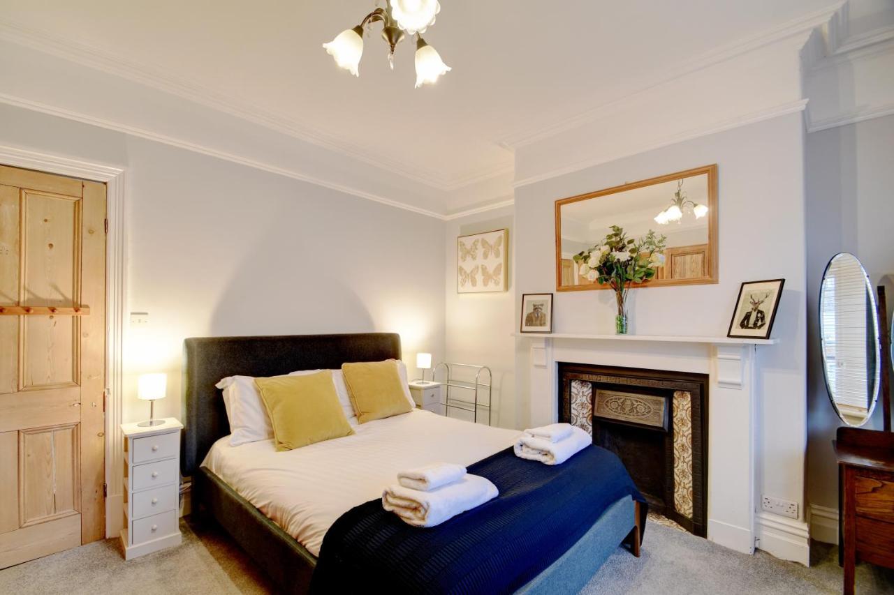 Spacious Victorian Townhouse Near Hcc With Off Street Parking Harrogate Exterior photo